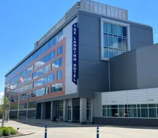 landing hotel main